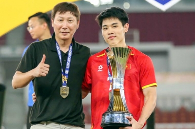 Đình Bắc 'bắn tín hiệu' cực vui cho HLV Kim Sang-sik