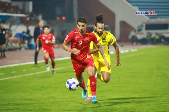 Chuyên gia Malaysia: 'Vẫn phải nhập tịch nếu muốn đánh bại ĐT Việt Nam'