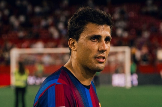 Rodri dùng 'lời Pep dạy' cảnh báo cực gắt Barca