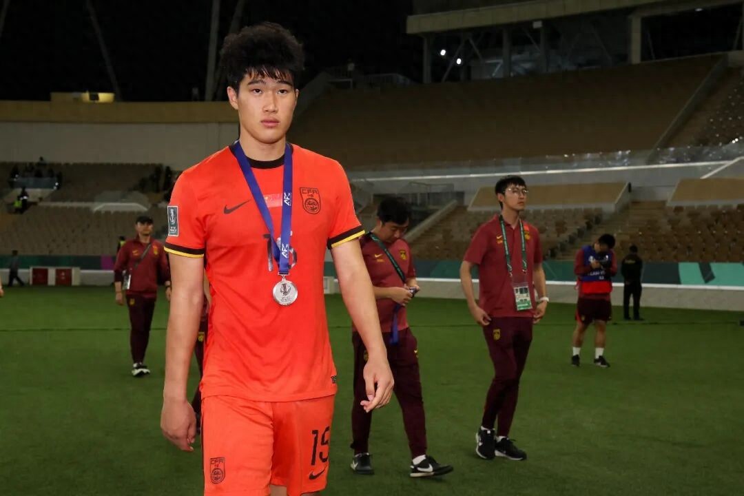 Tân binh xuất sắc của giải hạng Nhì Trung Quốc, trụ cột của Super League, Á quân U23 châu Á... Nửa năm mơ mộng của Peng Xiao