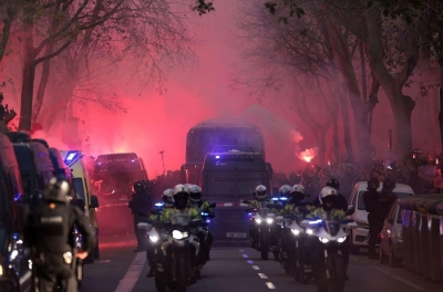 HLV Simeone lên tiếng khi xe buýt Atletico Madrid bị tấn công