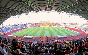 Từ cầu thủ mang số áo 80 tới những 'sân khấu thể thao' được thay áo mới