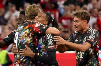 Bayern Munich trút 7 bàn, Kane và Olise cùng viết nên màn trình diễn khó tin