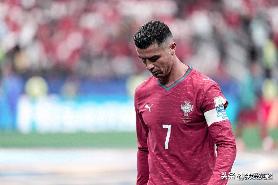 Ronaldo bấm like! Cựu tuyển thủ Brazil: Bồ Đào Nha thiếu tôn trọng GOAT, không như Argentina đối xử với Messi