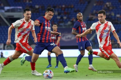 Lần đầu trong lịch sử, cặp song sinh Malaysia cùng ra sân đấu ĐT Việt Nam?