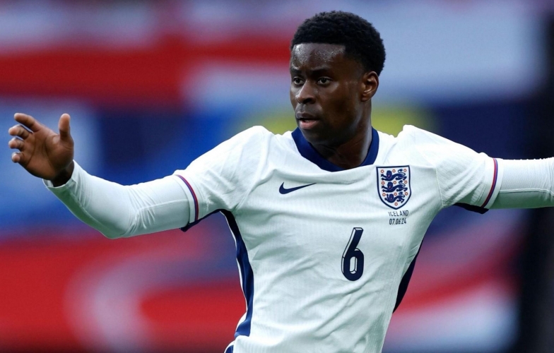 Hàng thủ lao đao, Liverpool nhận thông điệp mới từ 'đá tảng' tuyển Anh