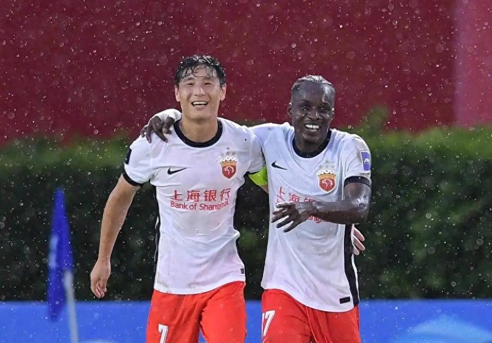 Phá vỡ xiềng xích 13 trận bất bại tại AFC Champions League, Hải Cảng mỉm cười lên đường về trong đêm