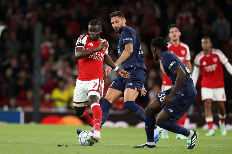 Lille đã bỏ lỡ cơ hội nào để tạo nên chiến thắng bất ngờ trước Arsenal tại Champions League?