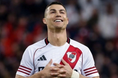 Ronaldo được 'mời' gia nhập CLB vĩ đại của Argentina
