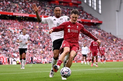 Hàng công vô hại, Liverpool chia điểm bạc nhược ngay tại Anfield