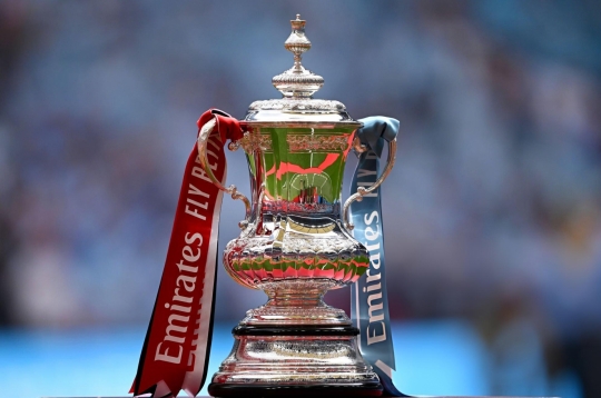 Liverpool nghẹt thở giành vé vào bán kết FA Cup