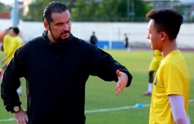 HLV châu Âu động viên Thái Sơn sau chấn thương nặng