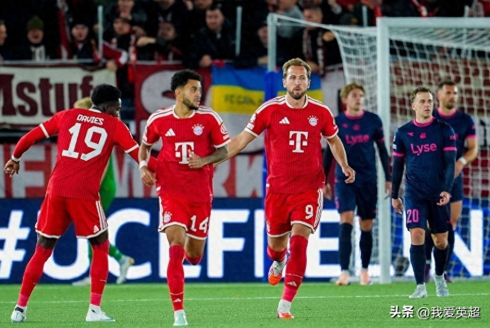 3-3! Cú sốc cực lớn tại Champions League: Bayern bị 'ngựa ô' Na Uy gỡ hòa ở những phút cuối, còn siêu sao 180 triệu euro dùng bóng ném trúng đối phương và nhận thẻ đỏ.