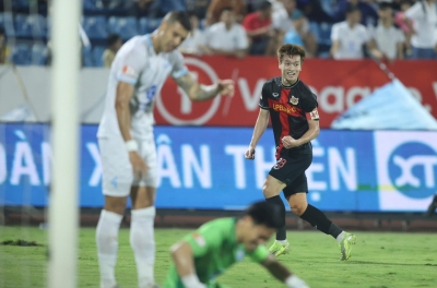 Xuân Son lập công ở V-League, Hoàng Đức bất ngờ gửi thông điệp