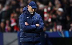 Tottenham đưa 8 HLV vào danh sách thay thế Tudor trước chuyến làm khách của Liverpool