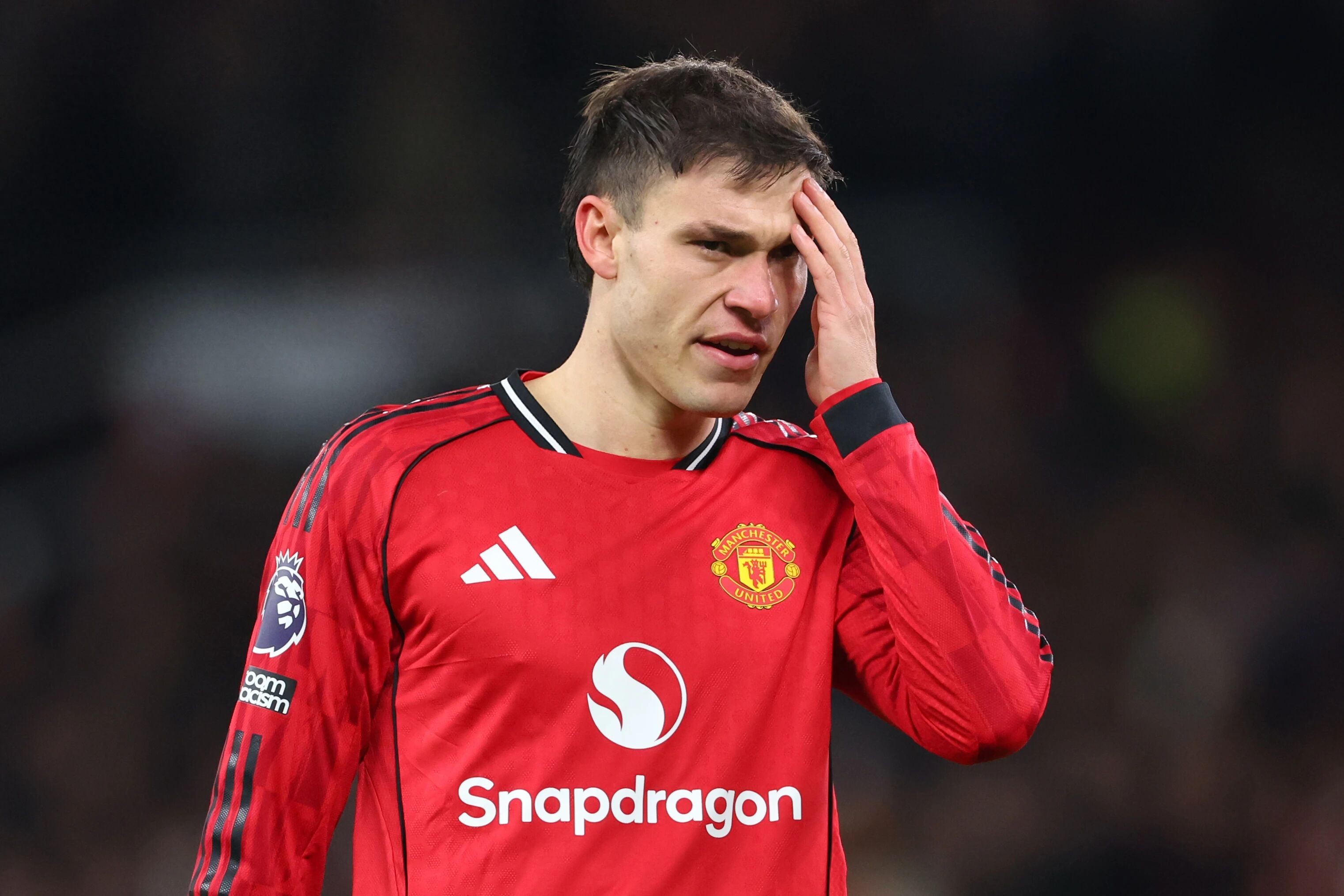 Tiền vệ bị coi là "sắt vụn" trị giá 60 triệu của Man United khó tránh khỏi việc bị thanh lý hè này! Ra sân là nhận bàn thua liên tục, năm HLV cũng không cứu nổi