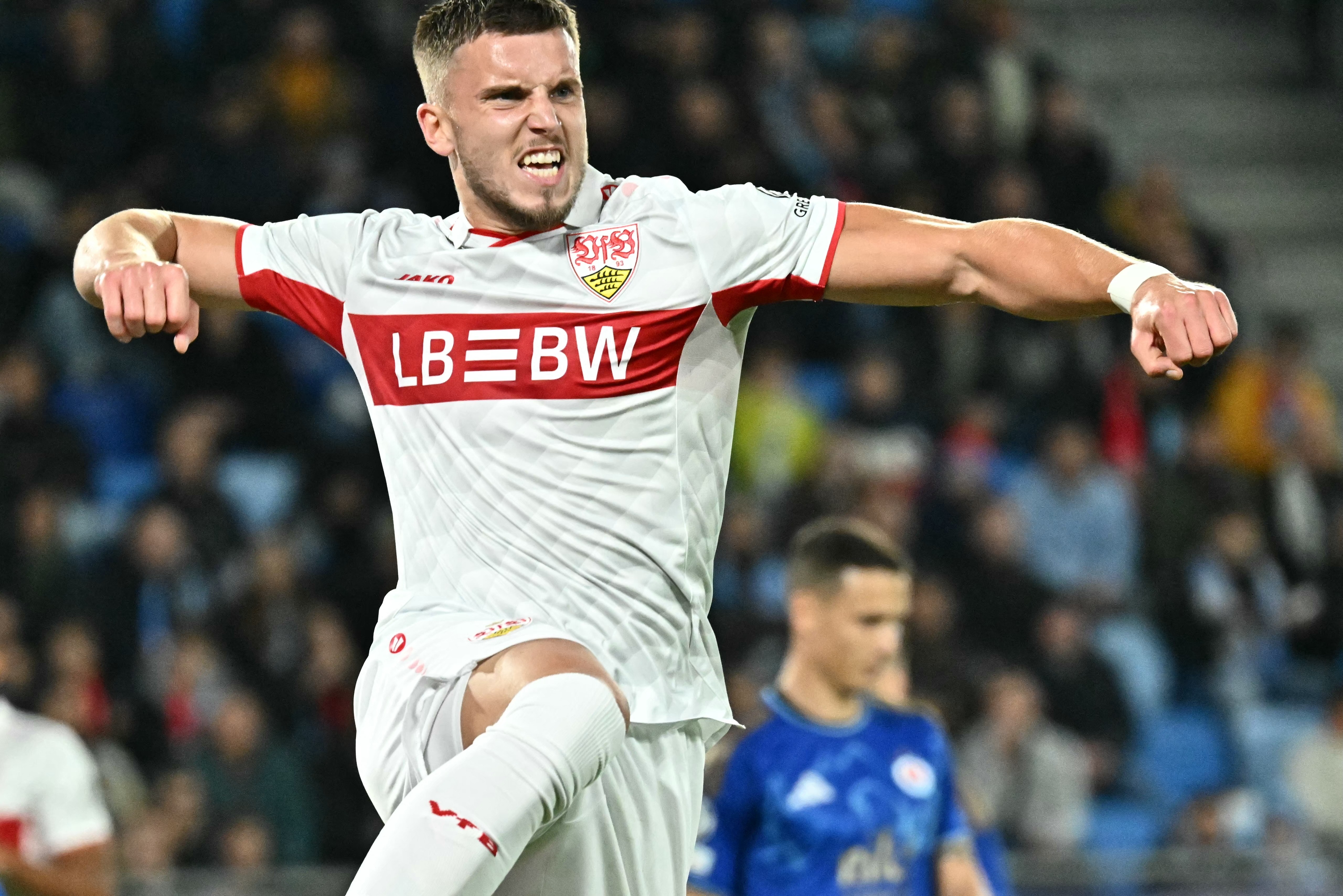 Demirovic tỏa sáng ở Champions League trước khi trở về cội nguồn với Stuttgart