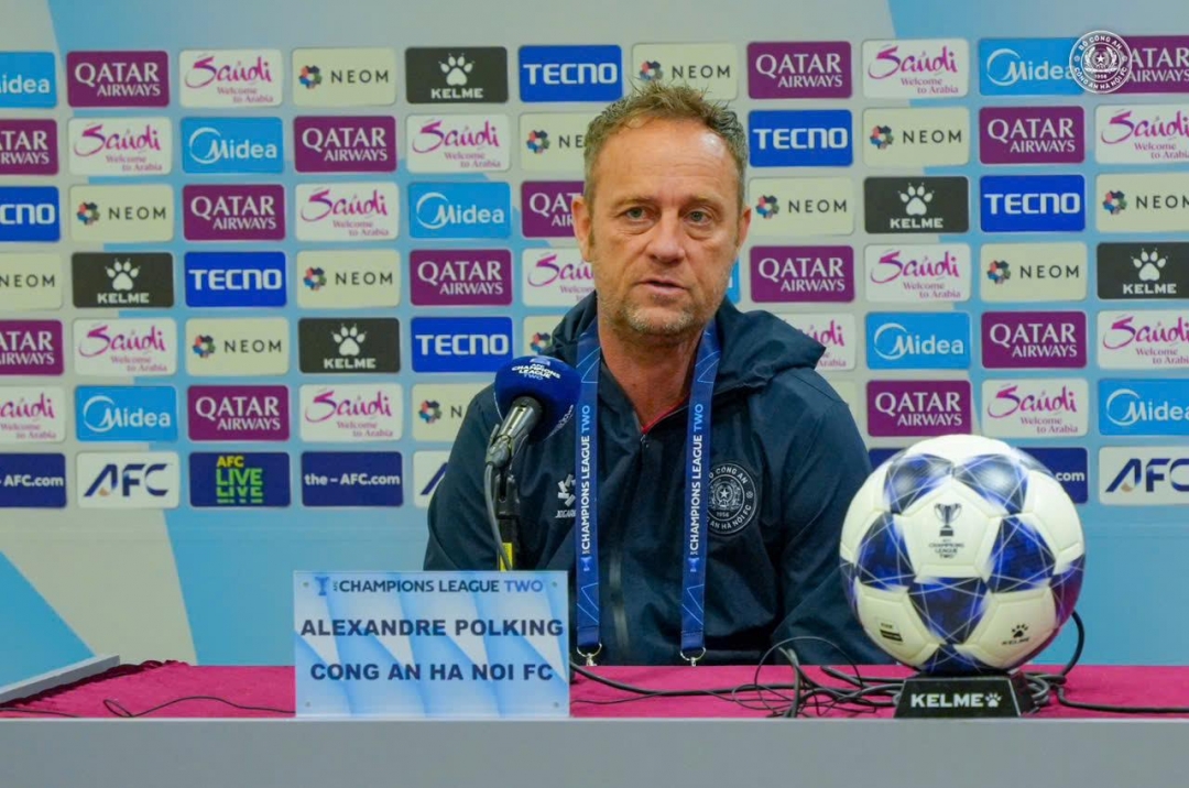 HLV Polking quyết tâm cùng CAHN giành ngôi đầu bảng