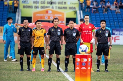 Trọng tài FIFA của Malaysia bắt chính 2 trận đấu khốc liệt nhất V-League