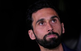 Kompany sẽ phải xếp hàng như Pep và Mou