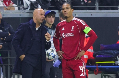 Van Dijk nói thẳng về những lời chỉ trích nhắm vào HLV Slot