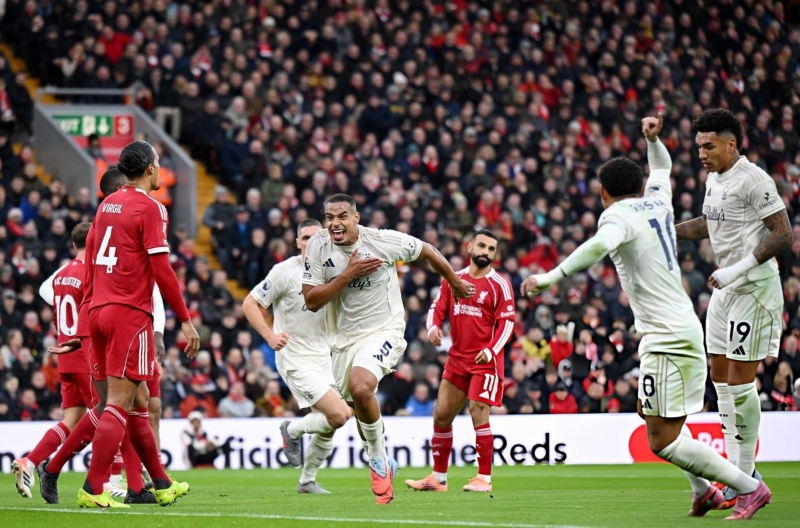 Thi đấu nhạt nhòa, Liverpool bị Nottingham Forest hủy diệt ngay tại Anfield