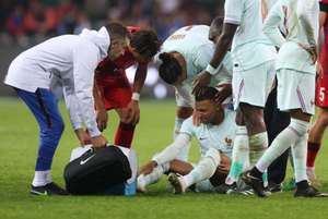 Zidane xác nhận Mbappe nhiều khả năng sẽ vắng mặt ba trận tới của tuyển Pháp sau chấn thương đầu gối