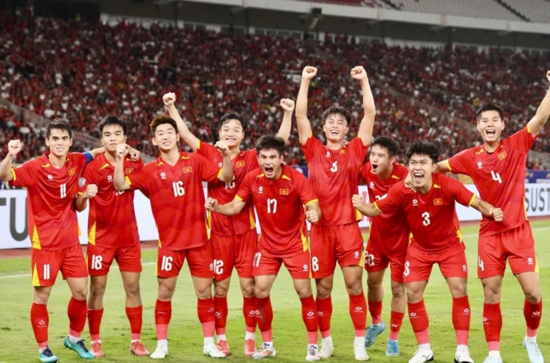 Báo Indonesia tuyên bố Việt Nam đã vượt Thái Lan trong cuộc đua 'Vua Đông Nam Á'