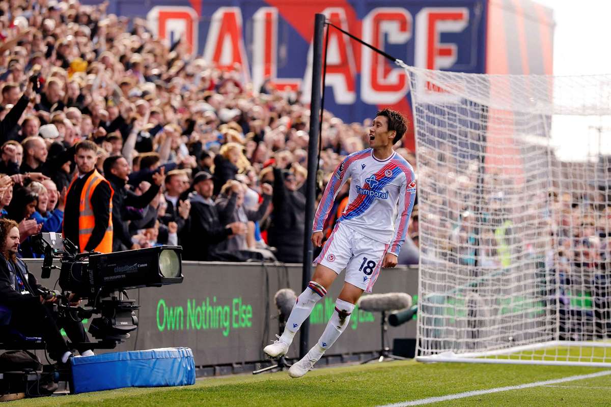 Crystal Palace lội ngược dòng đánh bại Nottingham Forest trong ngày Glasner trở lại