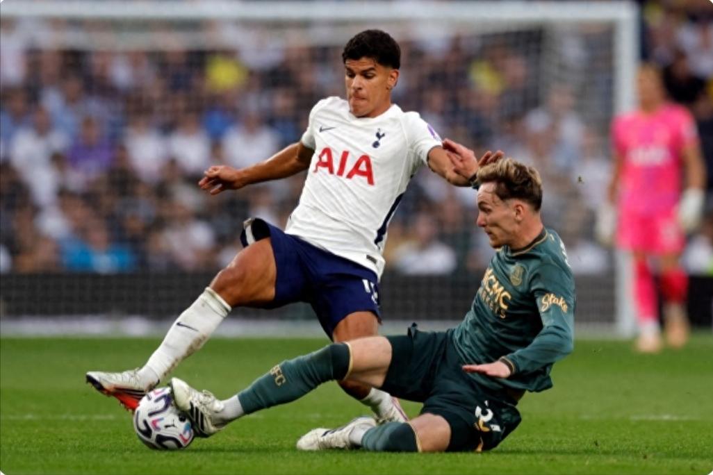 Chi tiêu nhiều nhất, xây dựng hàng công tệ nhất? Tottenham 4 trận 0 bàn tạo nên kỷ lục nhục nhã của đội, De Zerbi khó khăn rồi