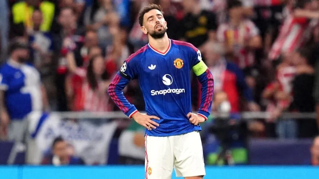 Bruno Fernandes muốn rời Man United trong mùa hè này, thất vọng vì Sir Jim không có tham vọng – thương vụ gia hạn rơi vào bế tắc! Trên sân cỏ đã mất đi sự nhiệt huyết