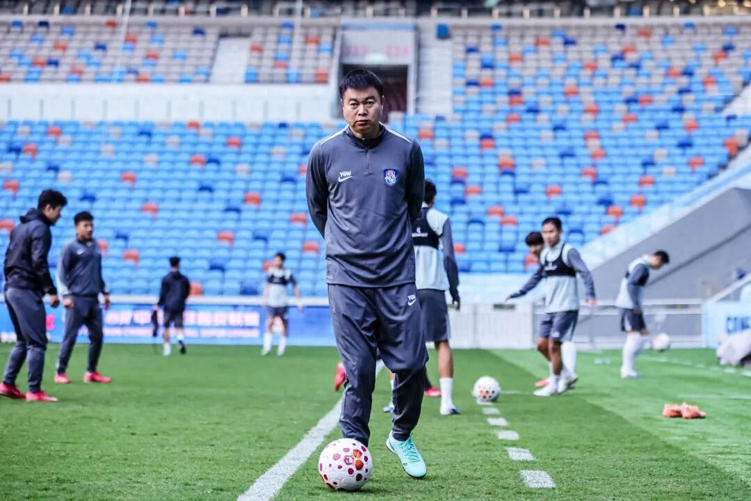 Đội bóng Tianjin Jinmenhu, bắt đầu chuỗi trận khó khăn với cuộc đối đầu Shanghai Shenhua