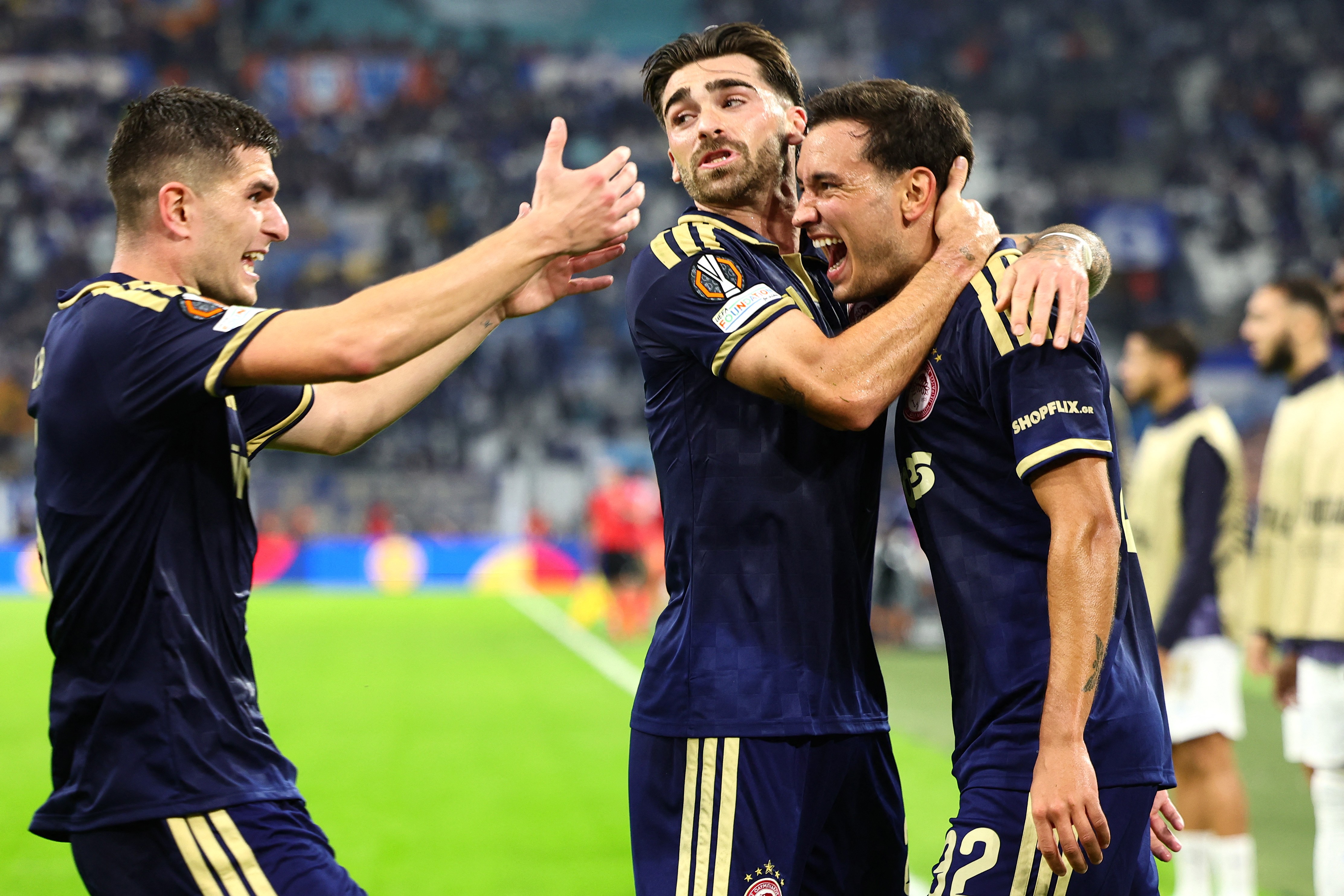 Marseille khởi đầu mùa giải thảm hại tiếp tục trong khi Olympiacos vẫn bất bại tại UEL