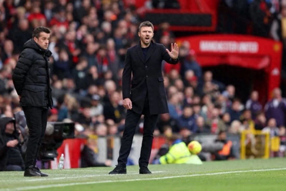 Carrick nhận được sự ủng hộ lớn từ các thủ lĩnh phòng thay đồ của Man United! Nếu không được bổ nhiệm chính thức, có ba đội bóng muốn mời ông, mùa tới chắc chắn sẽ dẫn dắt Ngoại hạng Anh