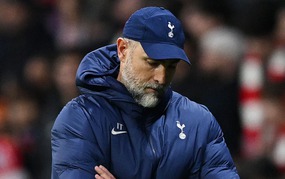 Tottenham sa thải ngay Tudor còn kịp