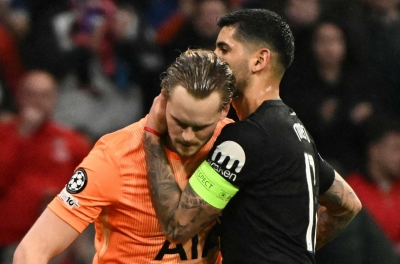 Romero bị nghi thúc ép HLV Tudor thay thủ môn ngay phút 17