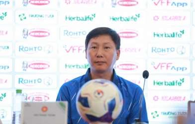 HLV Kim Sang Sik chỉ thắng tỷ số trận tái đấu Malaysia