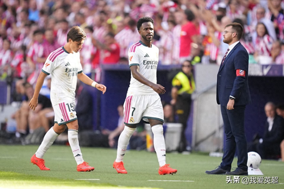 Real Madrid có hối hận? Gia hạn hợp đồng với siêu sao giá trị 1,4 tỷ euro bằng mức lương 630.000 euro/tuần, sau 8 trận đầu mùa chỉ ghi 1 bàn và bị thay ra ở phút 54 trong trận derby.