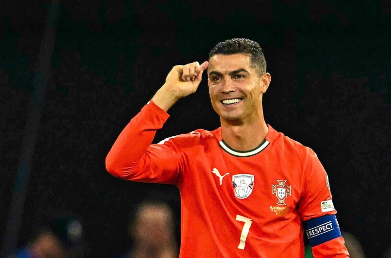 BẤT NGỜ: Ronaldo 2 lần sút tung lưới Bồ Đào Nha