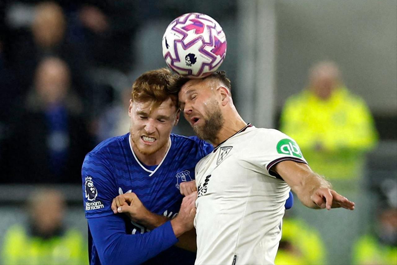 Mục tiêu tăng cường tuyến đầu cho kỳ chuyển nhượng mùa đông của Milan: 32 tuổi & không được thi đấu ở đội bóng Premier League đang tranh suất trụ hạng