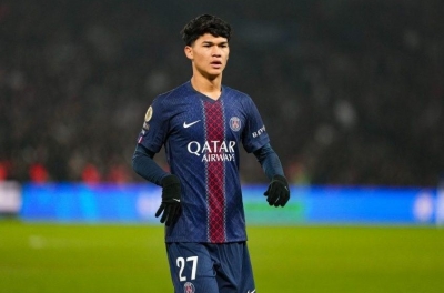 Thần đồng gốc Philippines làm điều khó tin tại PSG