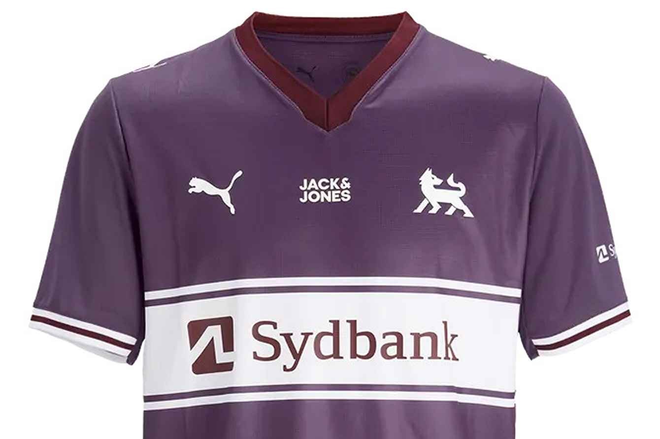 Người hâm mộ FC Midtjylland tẩy chay áo đấu thứ ba với logo mới trong cuộc phản đối thương hiệu.