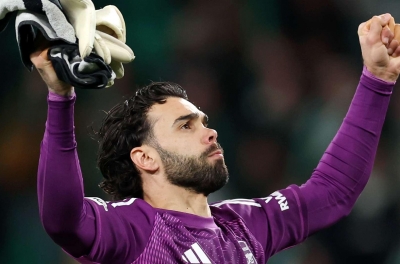 Thắng tứ kết, sao Arsenal được khen hay nhất thế giới