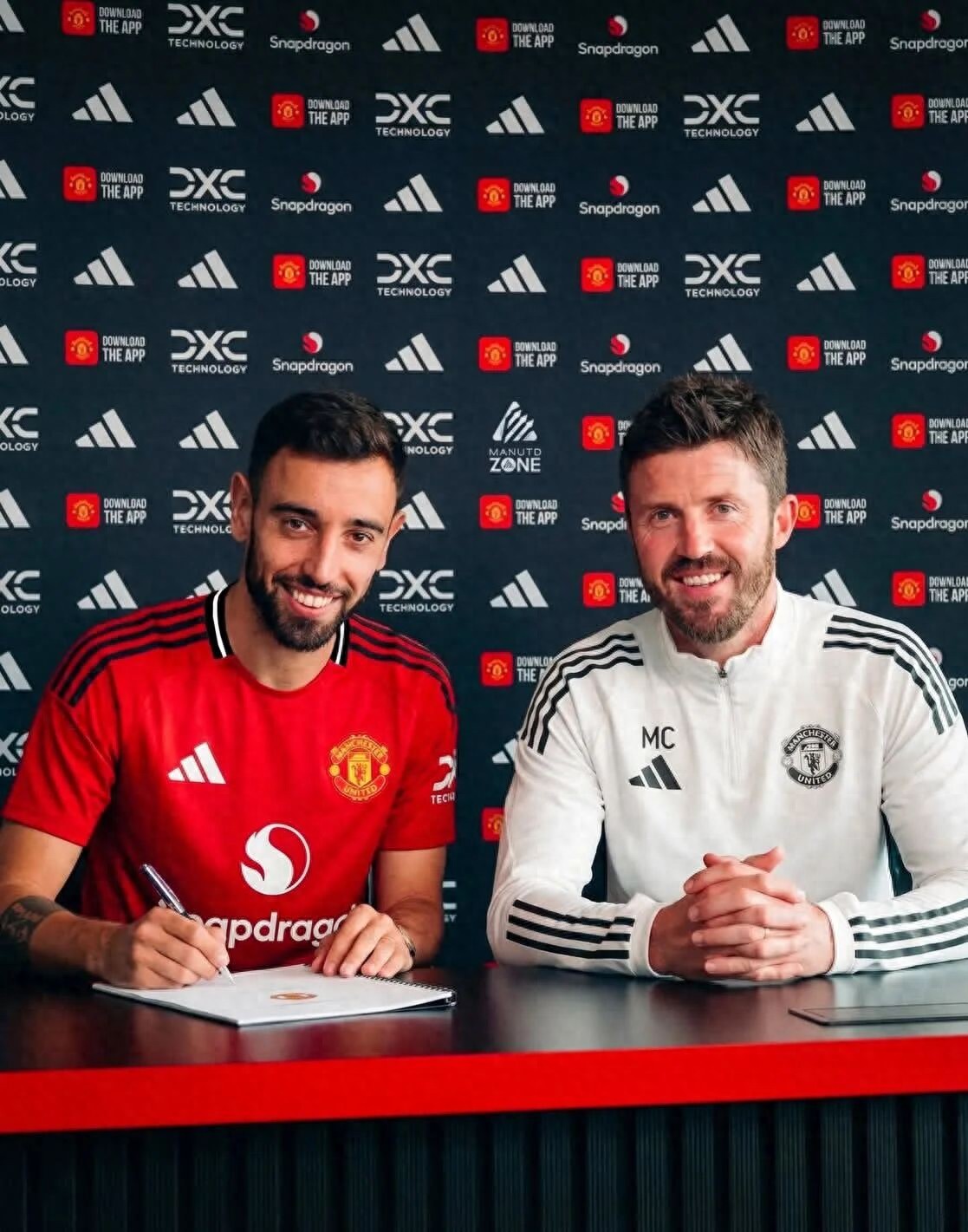 Man United có thể lỗ 85 triệu, muốn giữ Bruno Fernandes thêm 1 năm để giúp tân HLV chuyển giao! Trước World Cup, hai bên sẽ quyết định tương lai