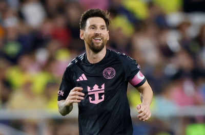 Inter Miami ra mắt 'long bào' mới cho Messi