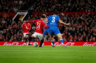 1 ngôi sao MU được HLV Carrick đặc biệt ca ngợi giữa đêm buồn Old Trafford
