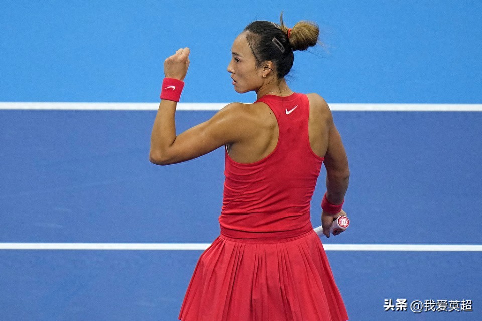 Zheng Qinwen mỉm cười nắm tay ăn mừng! Lần đầu vào chung kết China Open, nhận thưởng 4,1 triệu NDT, thứ hạng thế giới tăng lên vị trí 28.