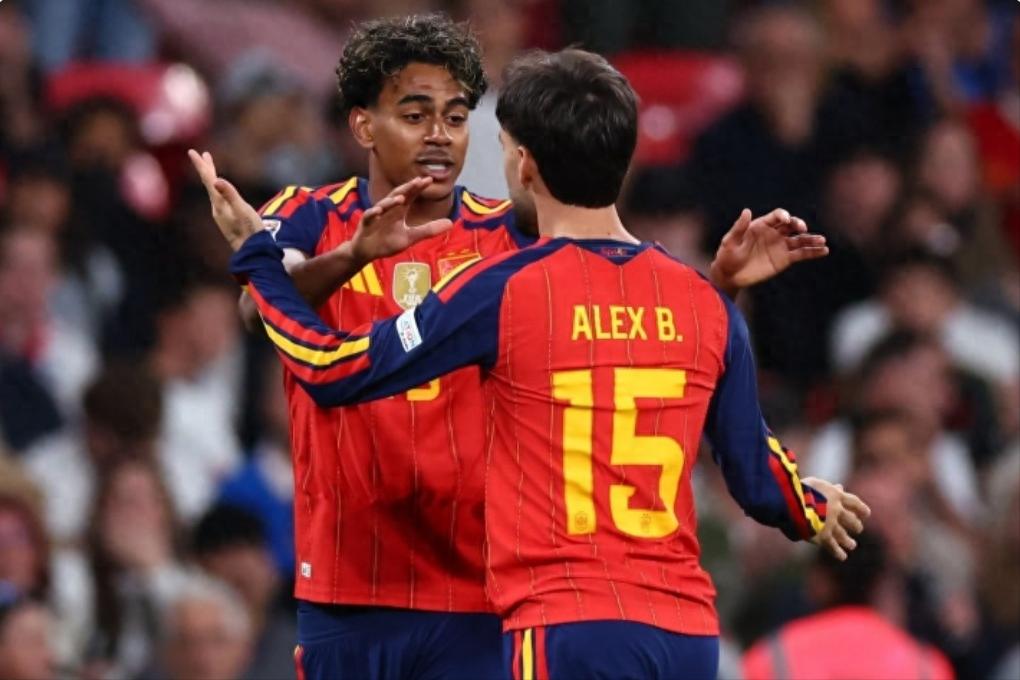 Nhà vô địch World Cup quá mạnh! Tây Ban Nha ngược dòng 3-2 trước Anh, kéo dài chuỗi bất bại lên 39 trận