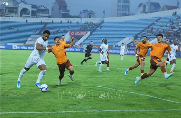 V.League 1-2025/2026: Thu hẹp khoảng cách