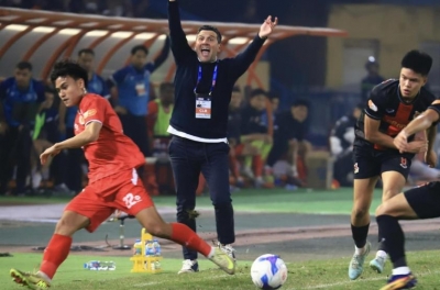 2 HLV châu Âu bị cấm chỉ đạo ở vòng 13 V-League